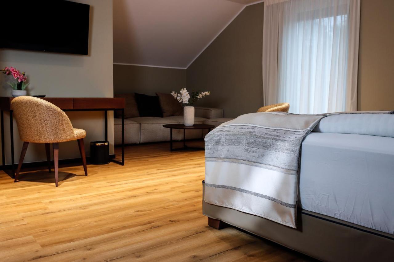 Hotel Wehra Wehr  Zewnętrze zdjęcie